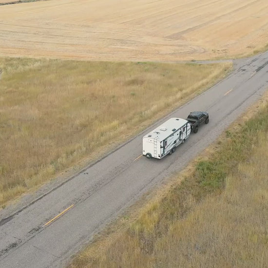 Video of caravan being towed